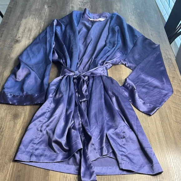 Victoria's Secret Satin Robe in Navy Purple - Picture 1 of 4